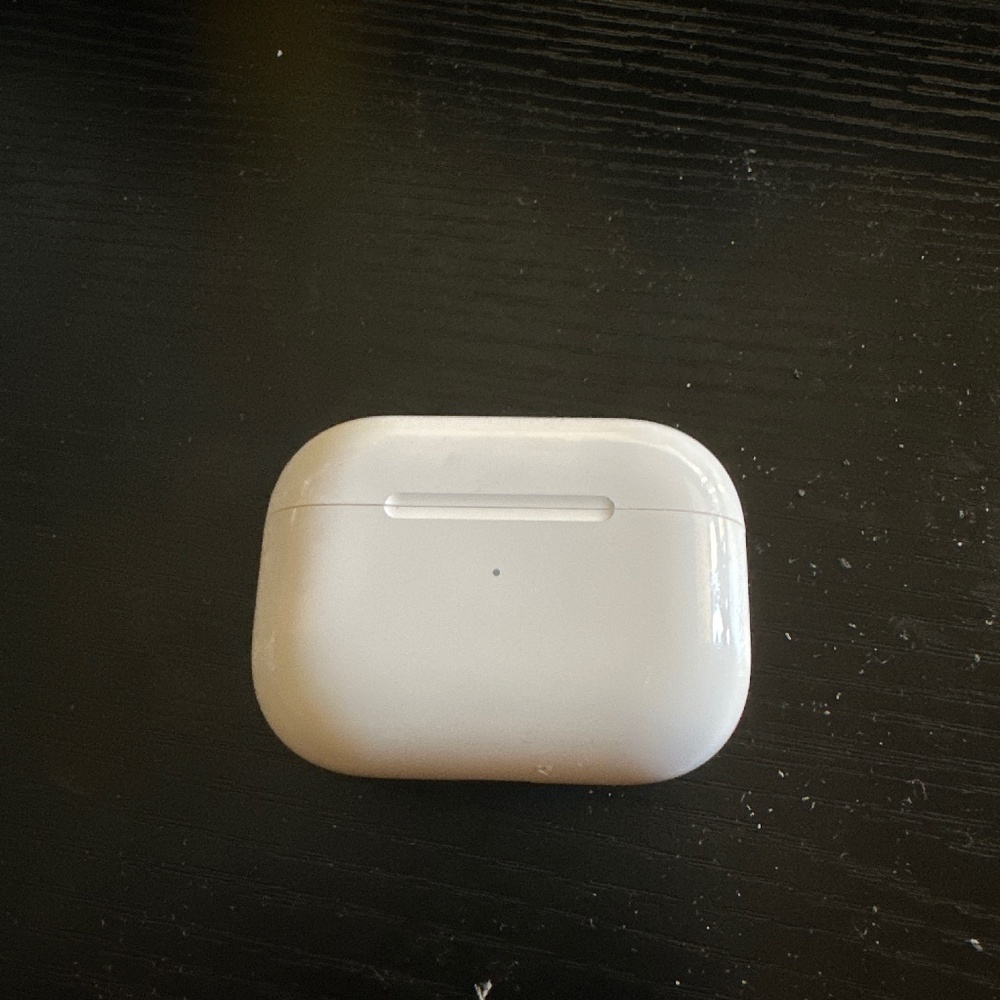 Apple AirPods Pro 2nd Generation charging case